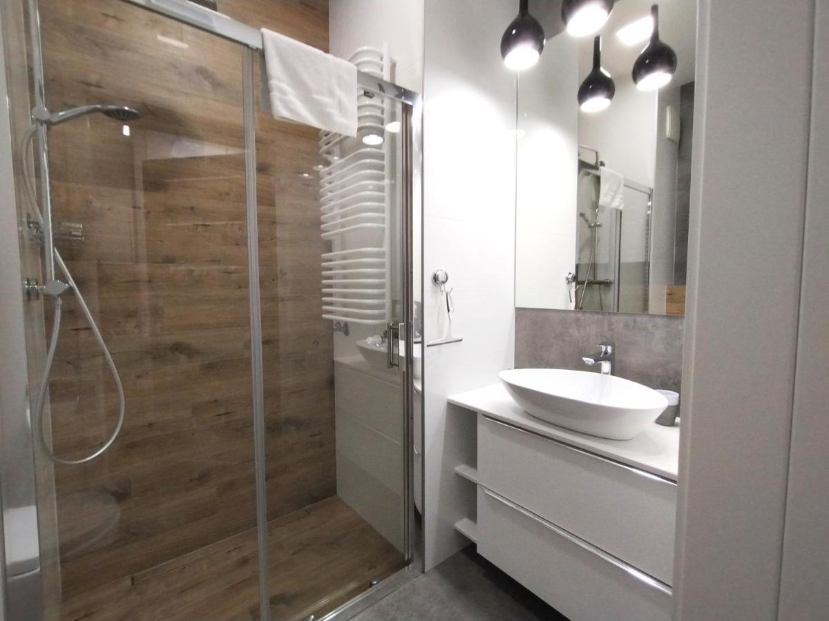 Prymasa Tysiaclecia 83A City Center Viev Sperate Bedroom By Perfect Apart 530 Varsó Kültér fotó